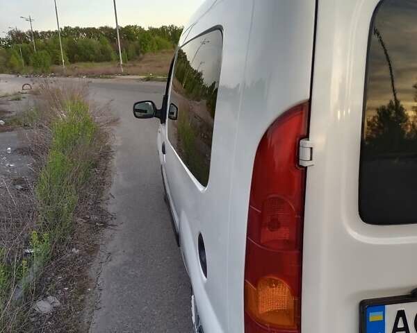 Белый Рено Кенгу, объемом двигателя 1.46 л и пробегом 214 тыс. км за 4450 $, фото 36 на Automoto.ua