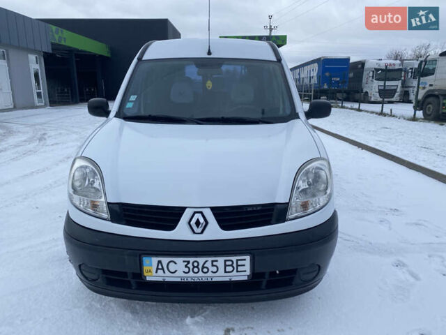 Белый Рено Кенгу, объемом двигателя 1.5 л и пробегом 300 тыс. км за 4800 $, фото 2 на Automoto.ua