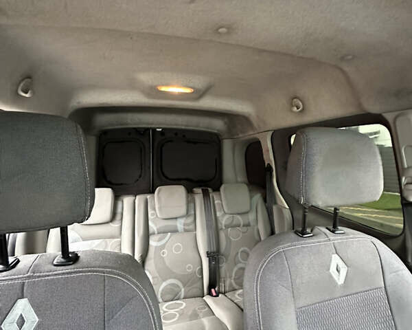 Білий Рено Кєнгу, об'ємом двигуна 1.5 л та пробігом 328 тис. км за 4500 $, фото 10 на Automoto.ua