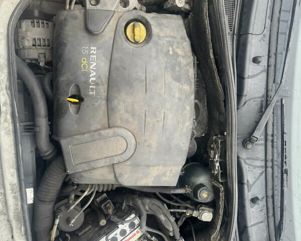 Белый Рено Кенгу, объемом двигателя 1.46 л и пробегом 330 тыс. км за 2300 $, фото 16 на Automoto.ua