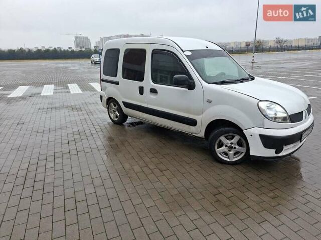 Білий Рено Кєнгу, об'ємом двигуна 1.5 л та пробігом 240 тис. км за 3200 $, фото 3 на Automoto.ua