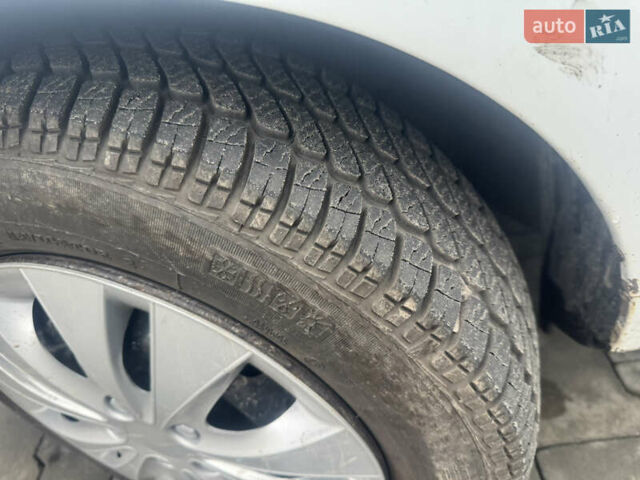 Белый Рено Кенгу, объемом двигателя 1.46 л и пробегом 330 тыс. км за 2300 $, фото 15 на Automoto.ua