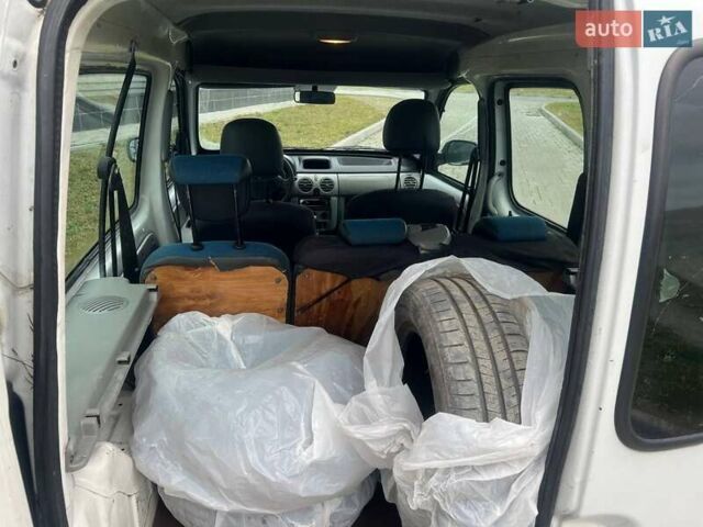 Белый Рено Кенгу, объемом двигателя 1.15 л и пробегом 262 тыс. км за 3550 $, фото 8 на Automoto.ua