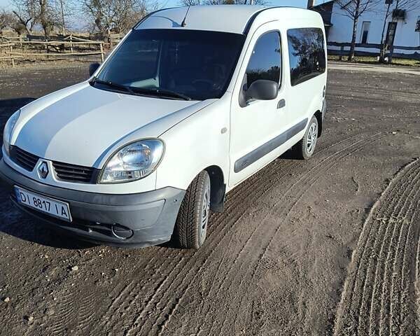 Белый Рено Кенгу, объемом двигателя 1.5 л и пробегом 330 тыс. км за 4100 $, фото 3 на Automoto.ua
