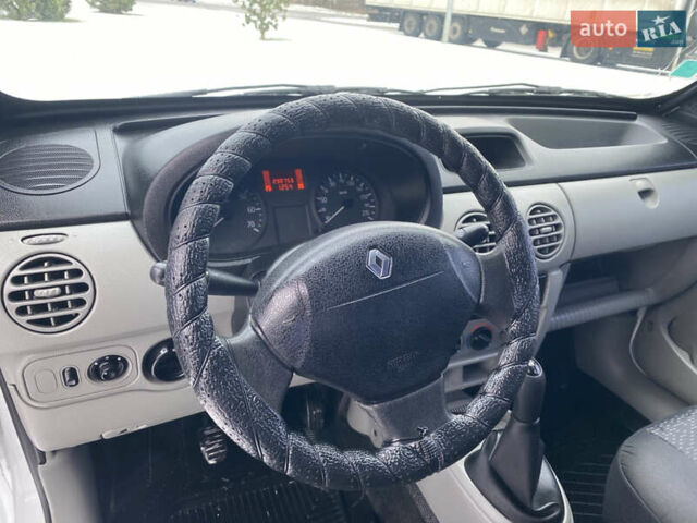 Белый Рено Кенгу, объемом двигателя 1.5 л и пробегом 300 тыс. км за 4800 $, фото 14 на Automoto.ua