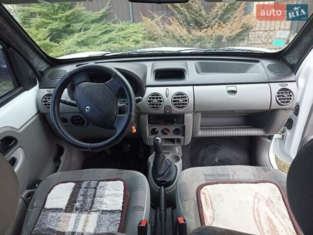 Белый Рено Кенгу, объемом двигателя 1.46 л и пробегом 300 тыс. км за 3999 $, фото 7 на Automoto.ua