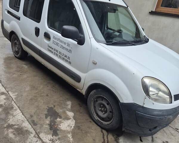 Білий Рено Кєнгу, об'ємом двигуна 1.5 л та пробігом 300 тис. км за 3600 $, фото 1 на Automoto.ua