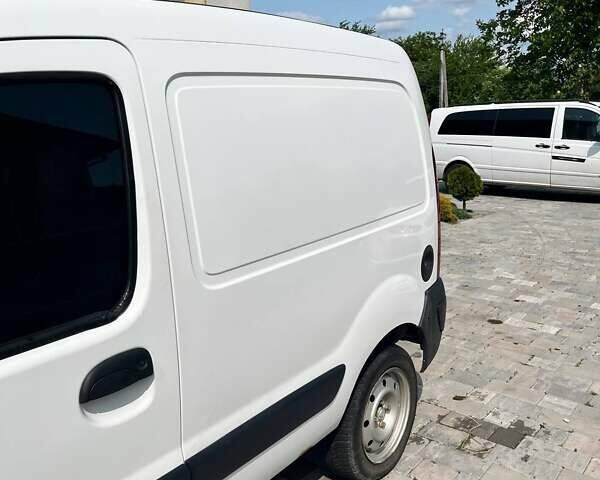 Білий Рено Кєнгу, об'ємом двигуна 1.6 л та пробігом 130 тис. км за 2400 $, фото 5 на Automoto.ua