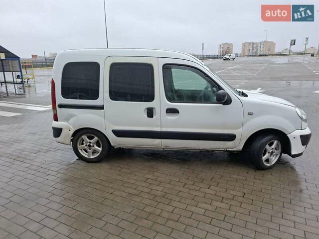 Білий Рено Кєнгу, об'ємом двигуна 1.5 л та пробігом 240 тис. км за 3200 $, фото 5 на Automoto.ua