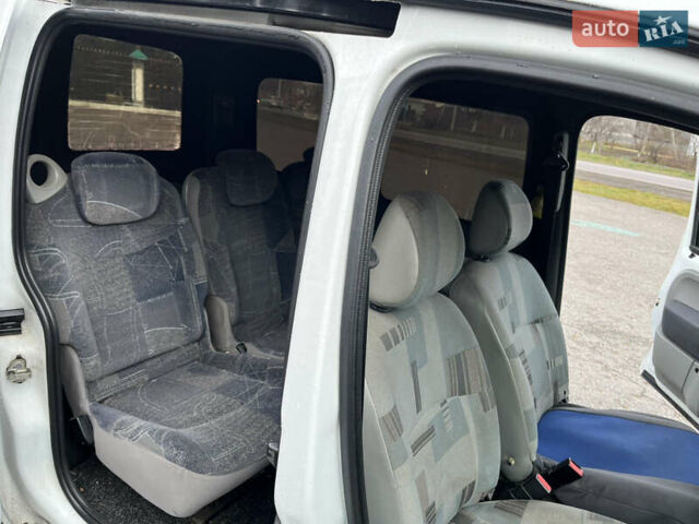 Белый Рено Кенгу, объемом двигателя 1.5 л и пробегом 261 тыс. км за 2950 $, фото 12 на Automoto.ua