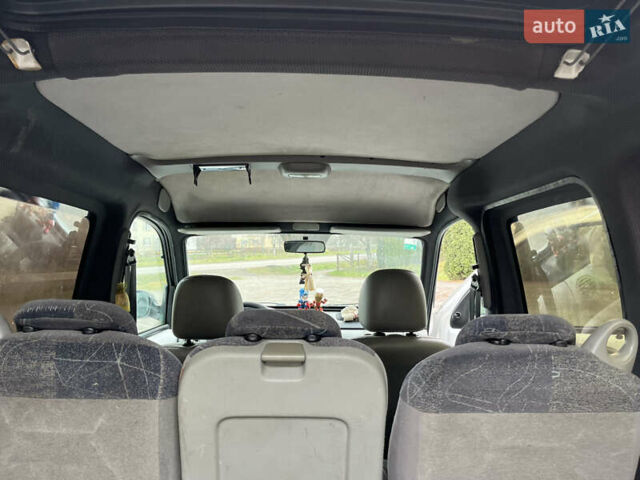 Белый Рено Кенгу, объемом двигателя 1.5 л и пробегом 261 тыс. км за 2950 $, фото 8 на Automoto.ua