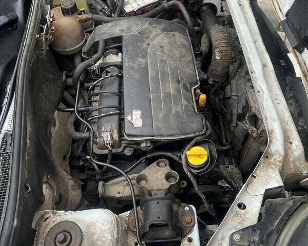 Белый Рено Кенгу, объемом двигателя 1.15 л и пробегом 262 тыс. км за 3550 $, фото 10 на Automoto.ua