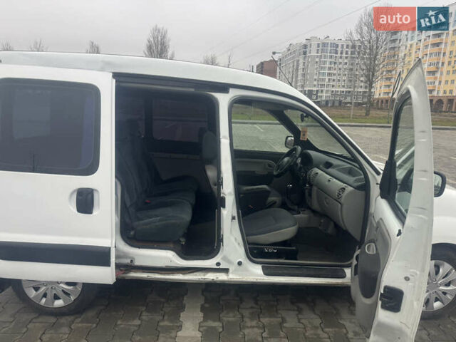 Белый Рено Кенгу, объемом двигателя 1.46 л и пробегом 330 тыс. км за 2300 $, фото 8 на Automoto.ua