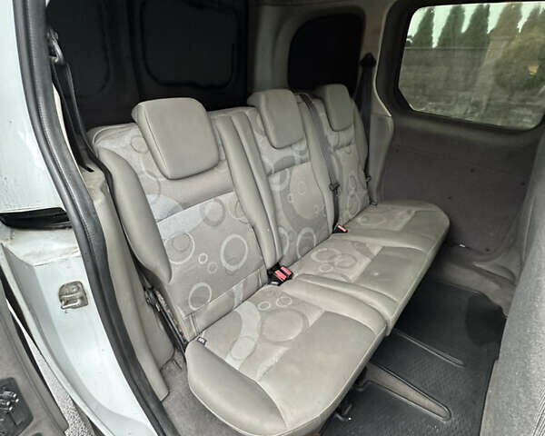 Білий Рено Кєнгу, об'ємом двигуна 1.5 л та пробігом 328 тис. км за 4500 $, фото 3 на Automoto.ua