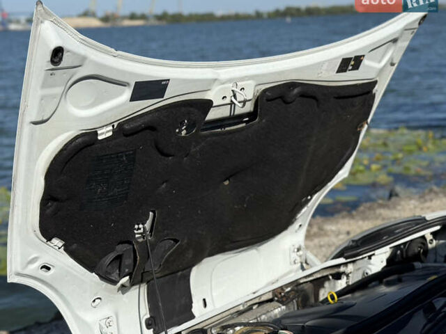 Білий Рено Кєнгу, об'ємом двигуна 1.46 л та пробігом 233 тис. км за 4399 $, фото 21 на Automoto.ua