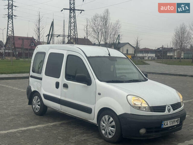 Белый Рено Кенгу, объемом двигателя 1.46 л и пробегом 330 тыс. км за 2300 $, фото 7 на Automoto.ua
