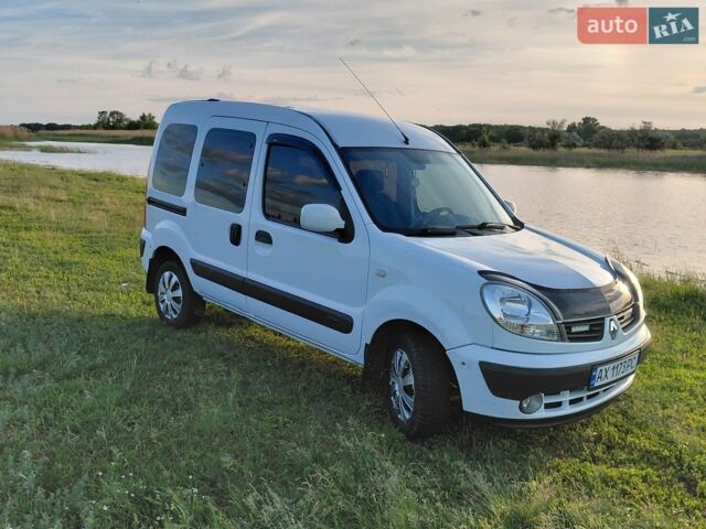 Білий Рено Кєнгу, об'ємом двигуна 1.5 л та пробігом 216 тис. км за 4750 $, фото 7 на Automoto.ua