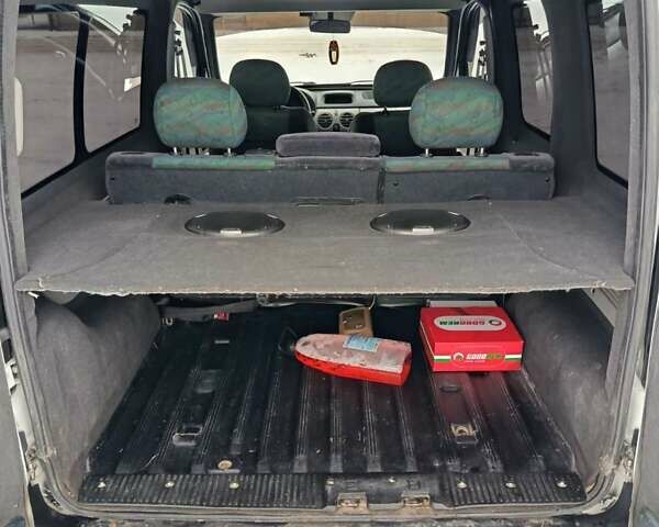 Белый Рено Кенгу, объемом двигателя 1.46 л и пробегом 195 тыс. км за 4850 $, фото 5 на Automoto.ua