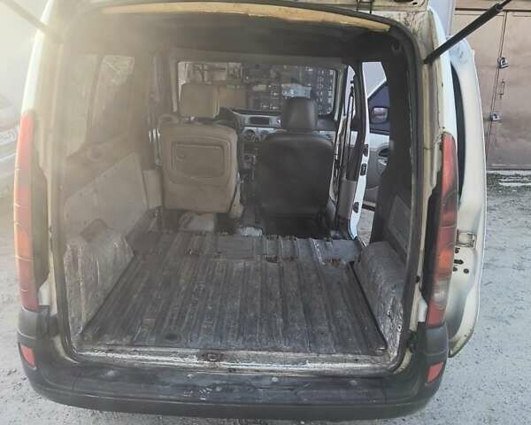 Белый Рено Кенгу, объемом двигателя 1.46 л и пробегом 358 тыс. км за 2500 $, фото 4 на Automoto.ua