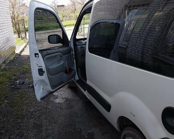 Белый Рено Кенгу, объемом двигателя 1.5 л и пробегом 290 тыс. км за 4400 $, фото 13 на Automoto.ua