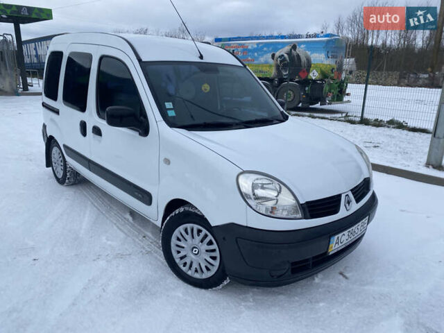 Белый Рено Кенгу, объемом двигателя 1.5 л и пробегом 300 тыс. км за 4800 $, фото 1 на Automoto.ua