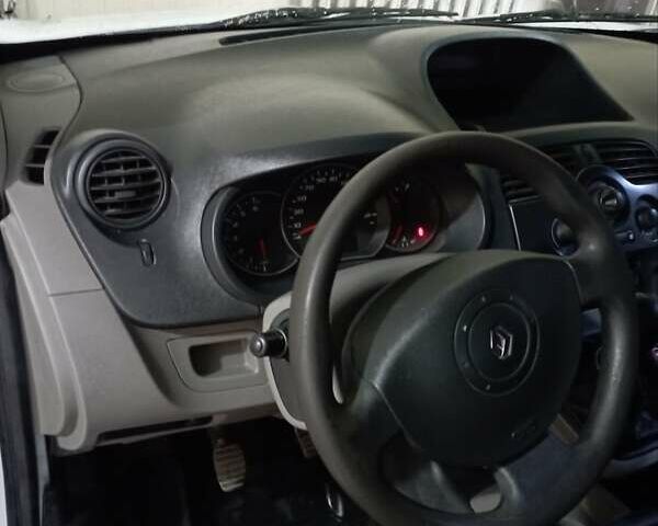 Білий Рено Кєнгу, об'ємом двигуна 1.5 л та пробігом 155 тис. км за 5200 $, фото 10 на Automoto.ua
