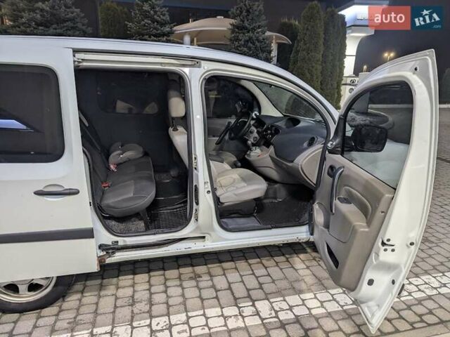 Белый Рено Кенгу, объемом двигателя 1.5 л и пробегом 441 тыс. км за 5600 $, фото 21 на Automoto.ua