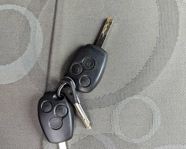 Белый Рено Кенгу, объемом двигателя 1.5 л и пробегом 441 тыс. км за 5600 $, фото 33 на Automoto.ua