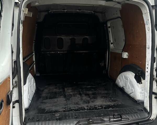 Рено Кенгу 2008 в Смеле на Automoto.ua Белый Рено Кенгу, объемом двигателя 1.5 л и пробегом 270 тыс. км за 4500 $, фото 3 на Automoto.ua