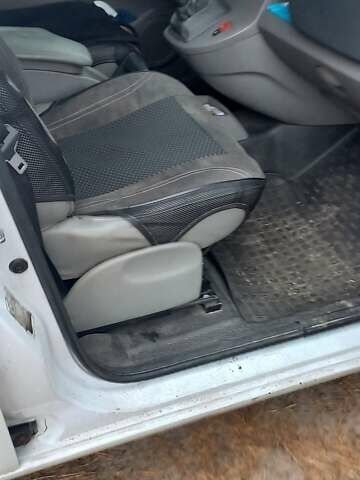 Белый Рено Кенгу, объемом двигателя 1.5 л и пробегом 240 тыс. км за 4681 $, фото 3 на Automoto.ua