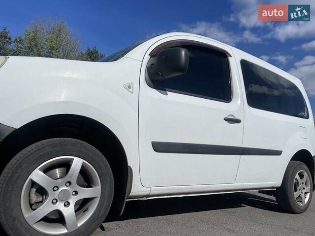 Белый Рено Кенгу, объемом двигателя 1.46 л и пробегом 209 тыс. км за 4900 $, фото 6 на Automoto.ua