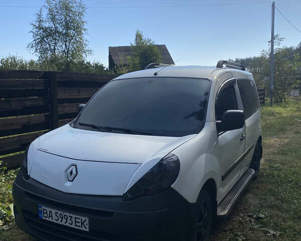 Белый Рено Кенгу, объемом двигателя 1.46 л и пробегом 297 тыс. км за 6000 $, фото 1 на Automoto.ua