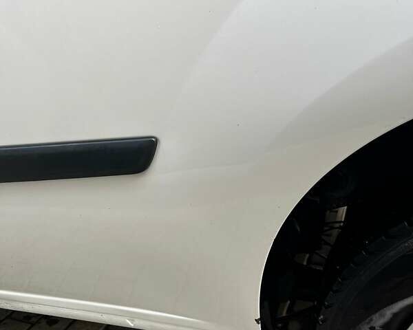 Белый Рено Кенгу, объемом двигателя 1.5 л и пробегом 249 тыс. км за 5500 $, фото 15 на Automoto.ua