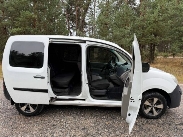 Белый Рено Кенгу, объемом двигателя 1.5 л и пробегом 216 тыс. км за 4950 $, фото 6 на Automoto.ua