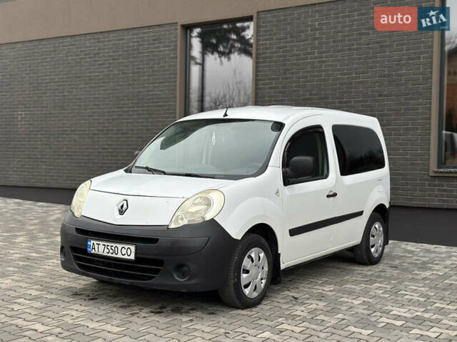 Білий Рено Кєнгу, об'ємом двигуна 1.5 л та пробігом 300 тис. км за 5500 $, фото 3 на Automoto.ua