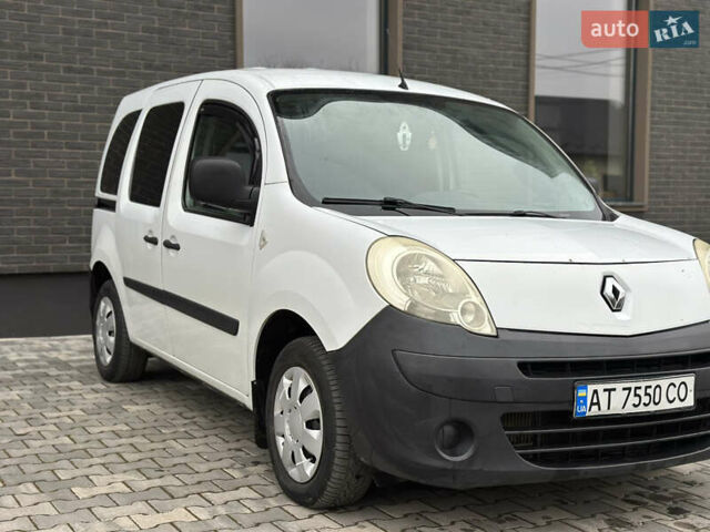 Білий Рено Кєнгу, об'ємом двигуна 1.5 л та пробігом 300 тис. км за 5500 $, фото 1 на Automoto.ua