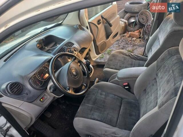 Белый Рено Кенгу, объемом двигателя 1.46 л и пробегом 380 тыс. км за 4500 $, фото 9 на Automoto.ua