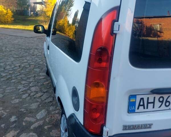 Рено Кенгу 2008 в Каменке на Automoto.ua Белый Рено Кенгу, объемом двигателя 1.5 л и пробегом 300 тыс. км за 4200 $, фото 13 на Automoto.ua