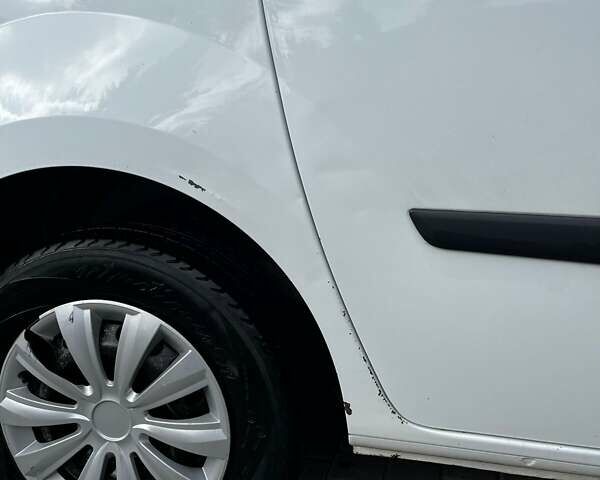 Белый Рено Кенгу, объемом двигателя 1.5 л и пробегом 249 тыс. км за 5500 $, фото 16 на Automoto.ua