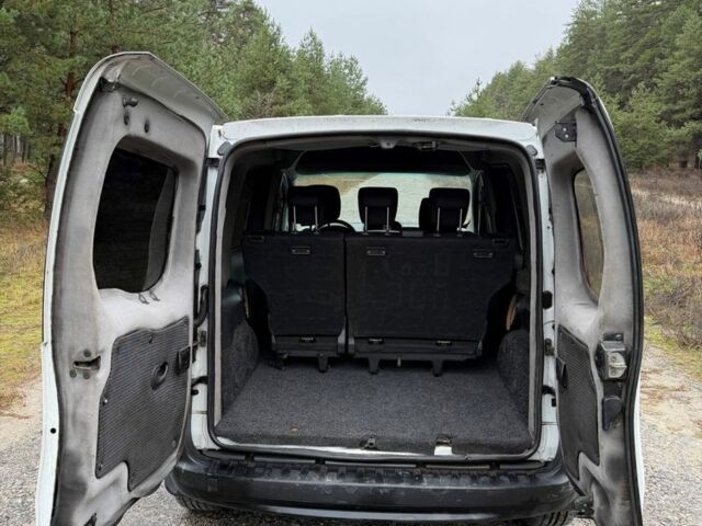 Белый Рено Кенгу, объемом двигателя 1.5 л и пробегом 216 тыс. км за 4950 $, фото 13 на Automoto.ua