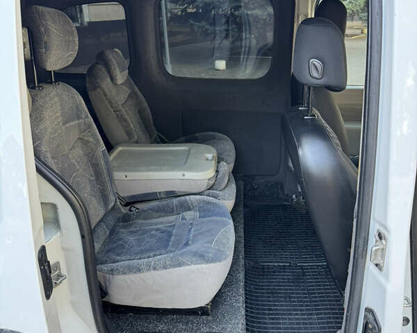 Белый Рено Кенгу, объемом двигателя 1.46 л и пробегом 265 тыс. км за 5800 $, фото 6 на Automoto.ua