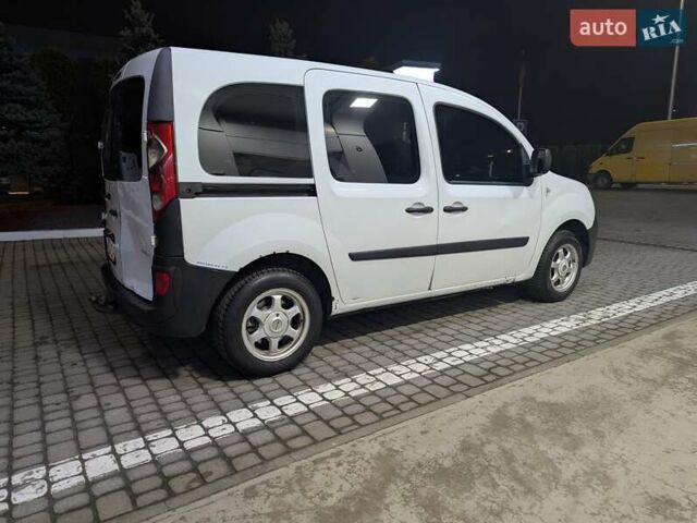 Белый Рено Кенгу, объемом двигателя 1.5 л и пробегом 441 тыс. км за 5600 $, фото 16 на Automoto.ua