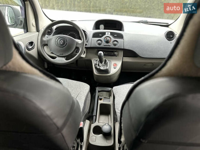 Білий Рено Кєнгу, об'ємом двигуна 1.5 л та пробігом 300 тис. км за 5500 $, фото 10 на Automoto.ua