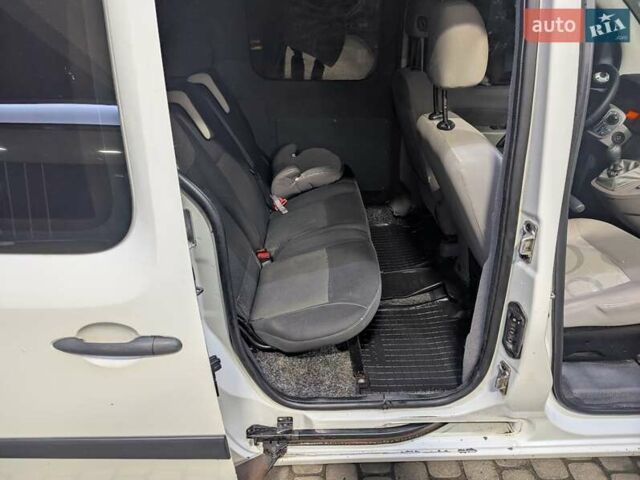 Белый Рено Кенгу, объемом двигателя 1.5 л и пробегом 441 тыс. км за 5600 $, фото 18 на Automoto.ua