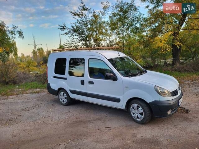 Рено Кенгу 2008 в Измаиле на Automoto.ua Белый Рено Кенгу, объемом двигателя 1.46 л и пробегом 152 тыс. км за 4300 $, фото 7 на Automoto.ua