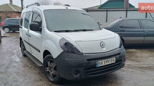 Рено Кенгу 2008 в Киеве на Automoto.ua Белый Рено Кенгу, объемом двигателя 1.5 л и пробегом 280 тыс. км за 6000 $, фото 2 на Automoto.ua