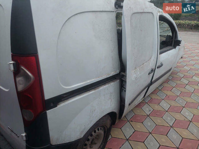 Білий Рено Кєнгу, об'ємом двигуна 1.5 л та пробігом 186 тис. км за 1050 $, фото 6 на Automoto.ua