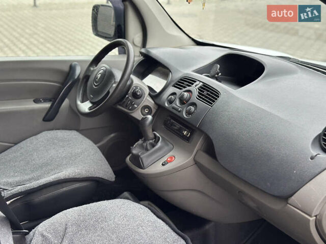 Білий Рено Кєнгу, об'ємом двигуна 1.5 л та пробігом 300 тис. км за 5500 $, фото 7 на Automoto.ua