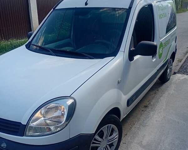 Белый Рено Кенгу, объемом двигателя 1.46 л и пробегом 271 тыс. км за 4900 $, фото 3 на Automoto.ua