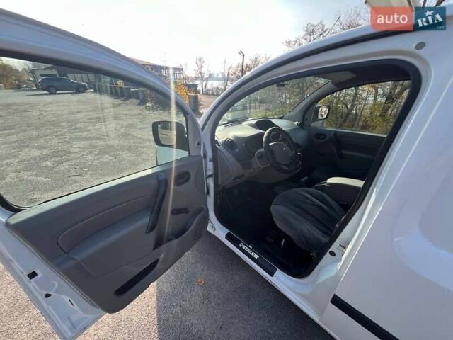 Білий Рено Кєнгу, об'ємом двигуна 1.5 л та пробігом 392 тис. км за 4950 $, фото 11 на Automoto.ua
